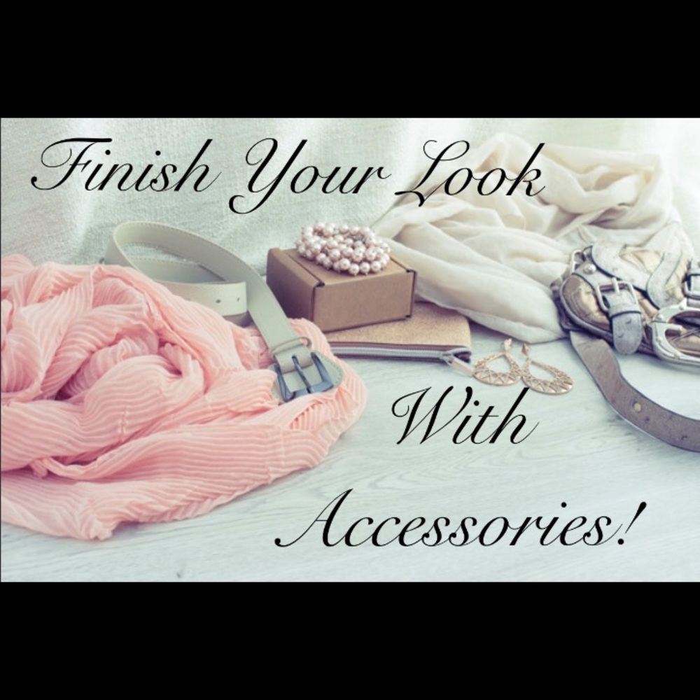 FINISH YOUR LOOK WITH ACCESSORIES!🧣👒🧤👛👠📿🕶💍